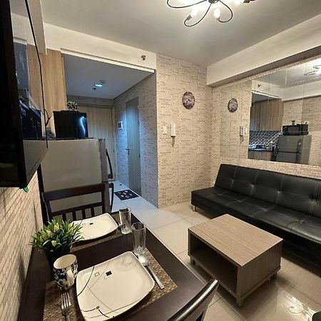 Sabina'S One Bedroom Condo At Shore Tower C Manila Exterior photo