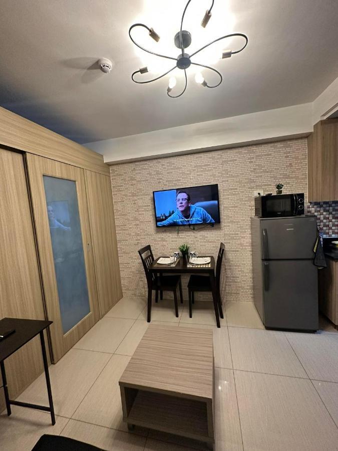 Sabina'S One Bedroom Condo At Shore Tower C Manila Exterior photo